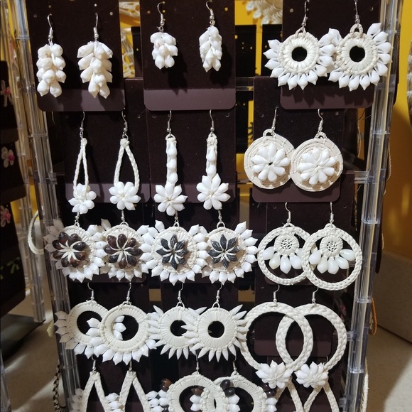 Local hand made earrings - Picture 1 of 6